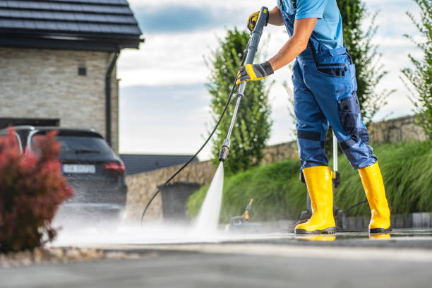 Why Choose Our Certified Pressure Washing Experts for Your Project Needs in Rosewood Heights, IL?